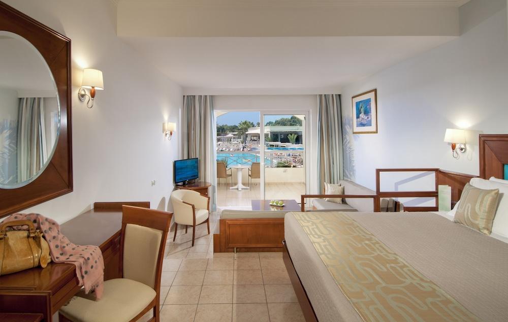 Kipriotis Maris Suites Псалиди Экстерьер фото