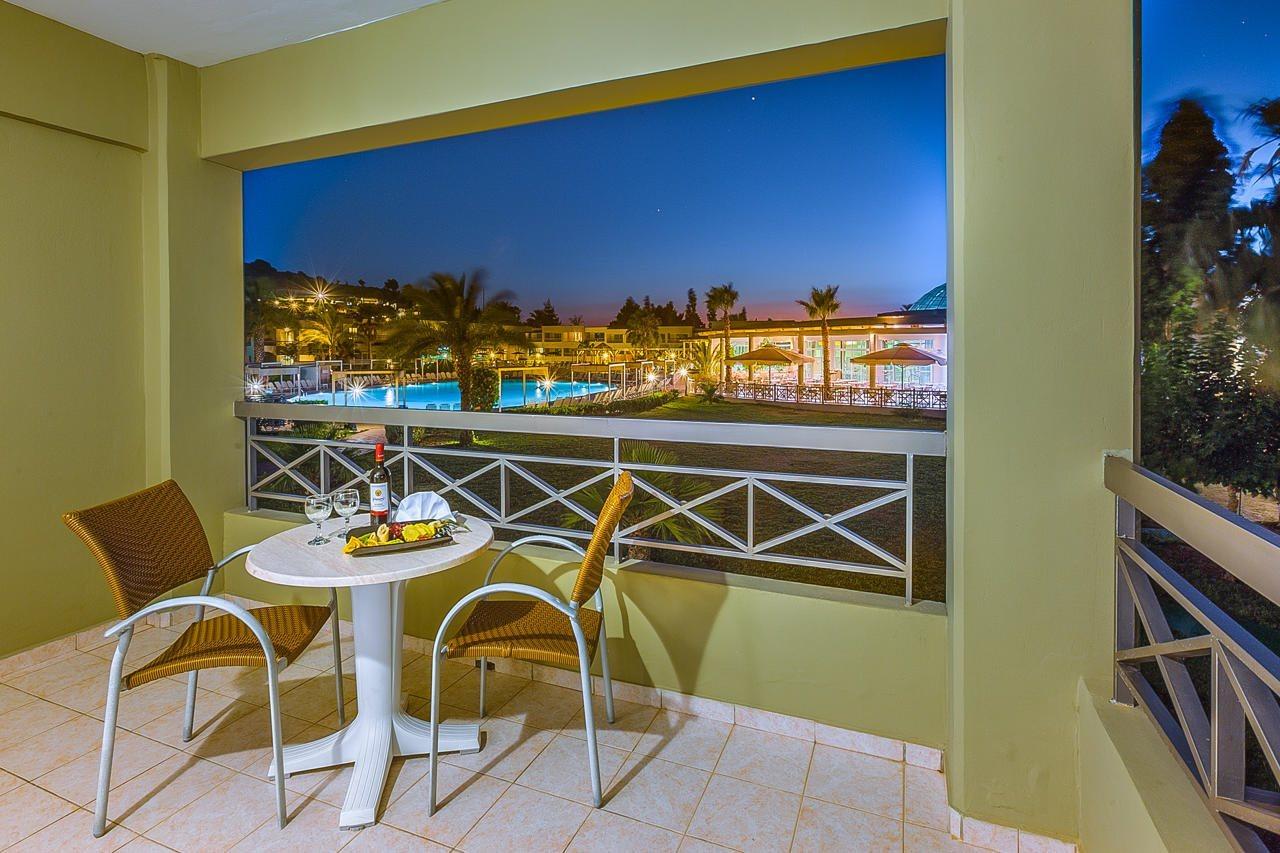 Kipriotis Maris Suites Псалиди Экстерьер фото